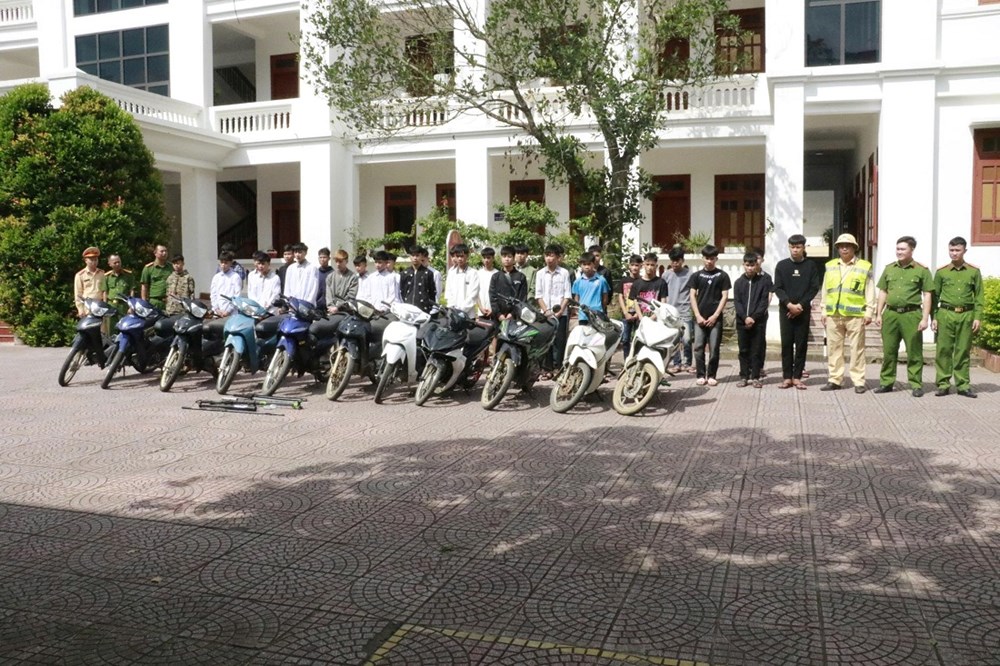 47 thanh thiếu niên mang hung khí hẹn đánh nhau vì mâu thuẫn trên mạng xã hội - ảnh 2