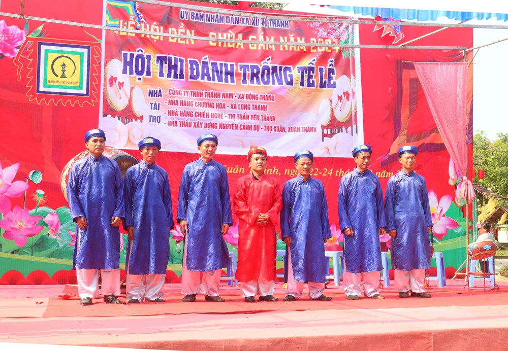 Người truyền nhịp “hồn quê” trong những hồi trống tế - ảnh 3