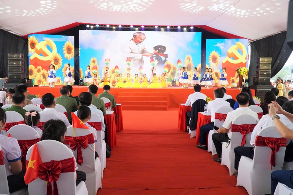 Khởi công xây dựng 9 trường phổ thông nội trú liên cấp ở các xã biên giới - ảnh 2