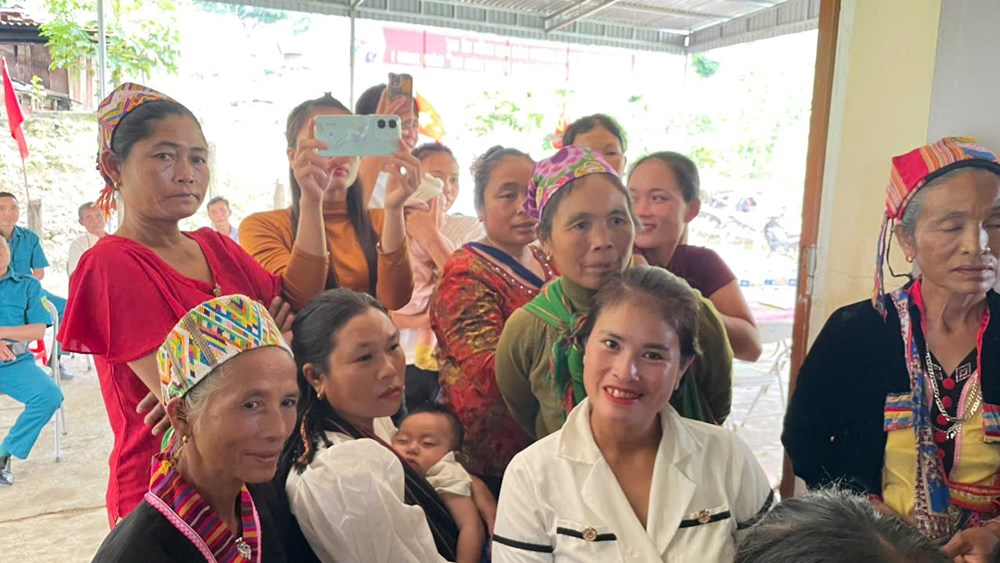 Rộn ràng Ngày hội Đại đoàn kết toàn dân tộc ở bản Xốp Phong - ảnh 6