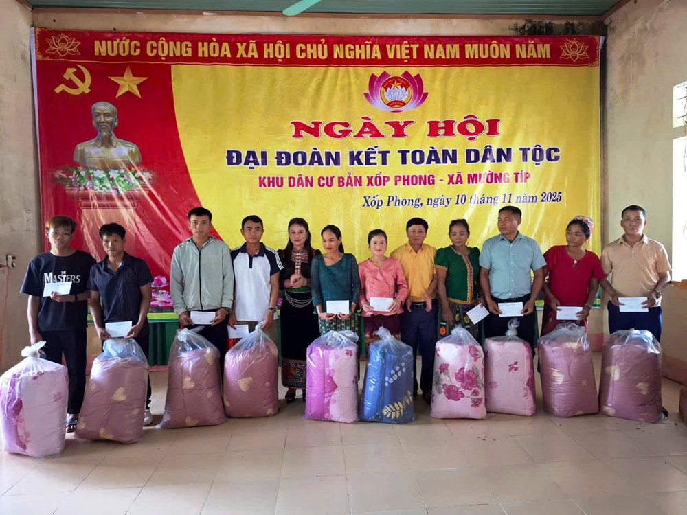 Rộn ràng Ngày hội Đại đoàn kết toàn dân tộc ở bản Xốp Phong - ảnh 4