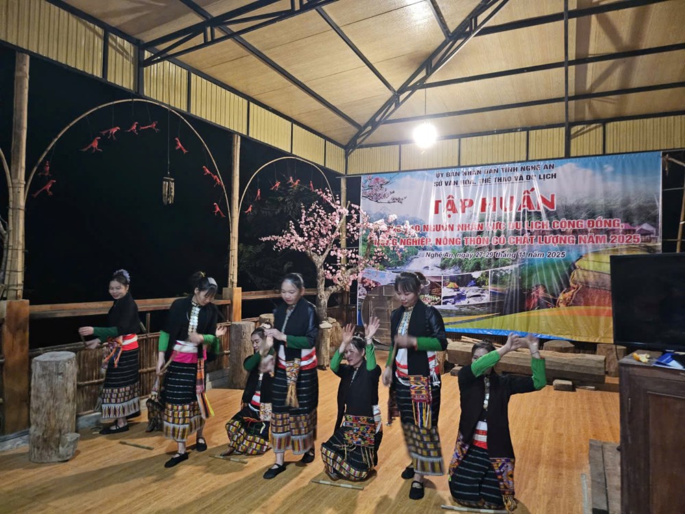 Nghệ An đón khoảng 9,9 triệu lượt khách du lịch trong năm 2025 - ảnh 2