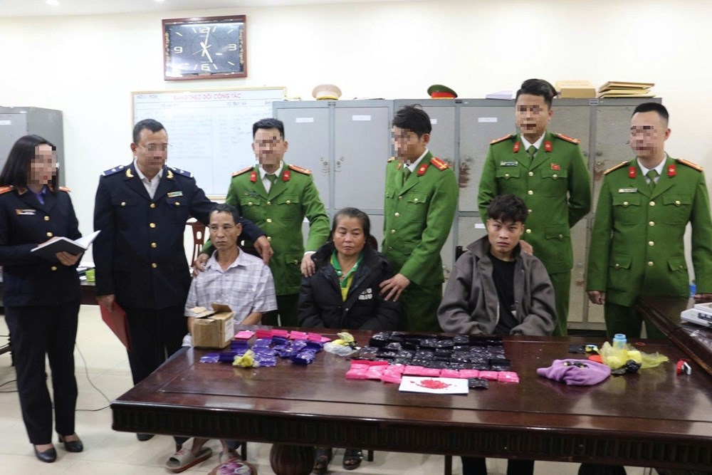 Triệt phá đường dây ma túy quy mô lớn hoạt động trong rừng sâu - ảnh 1