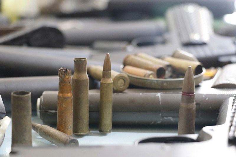 Triệt phá đường dây vũ khí quân dụng, bắt giữ 42 đối tượng - ảnh 4