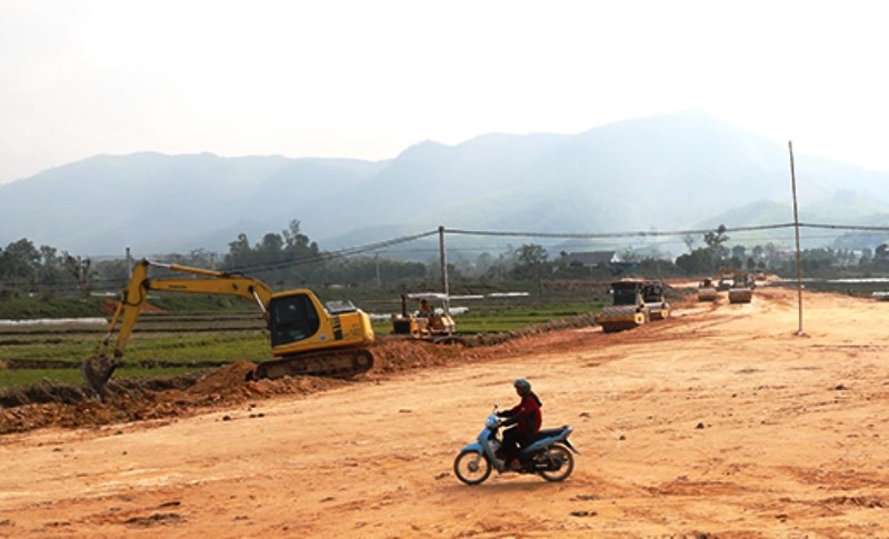 Hàng trăm hộ dân đồng thuận hiến đất, chung tay mở đường - ảnh 1