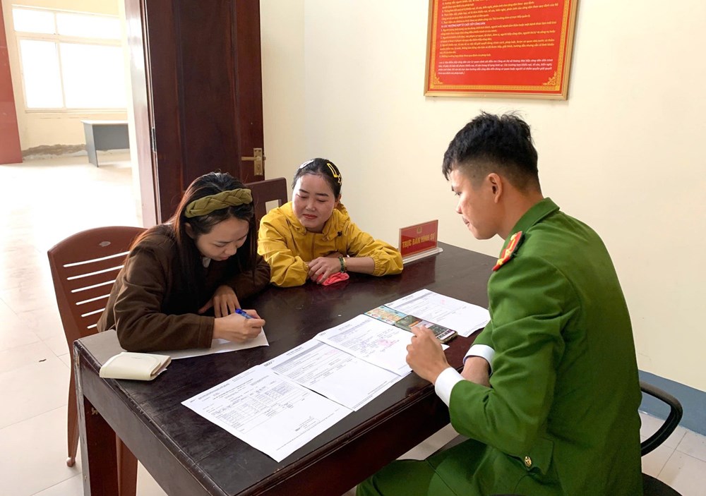 Bất ngờ tài khoản nhận gần nửa tỉ, người phụ nữ trình báo công an - ảnh 1