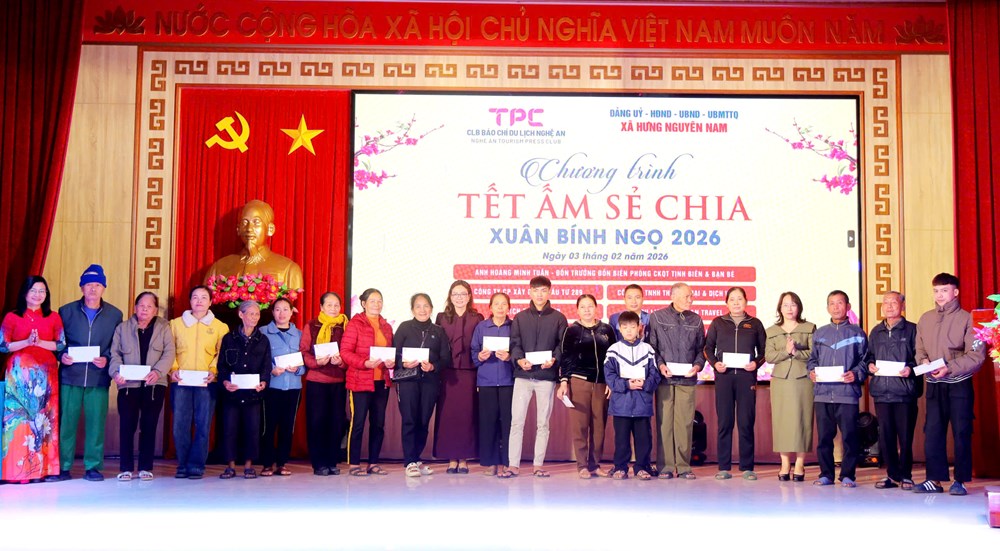 Nghệ An: Mang “Tết ấm sẻ chia” đến những hoàn cảnh khó khăn - ảnh 2