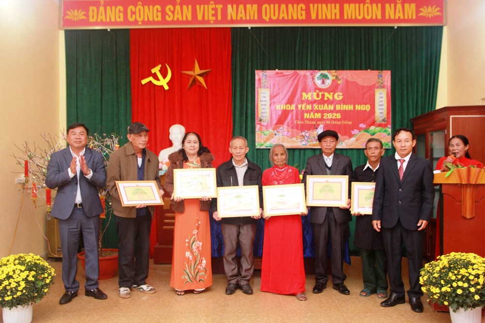 Mừng thọ đầu Xuân: Tôn vinh “cây cao bóng cả” - ảnh 1