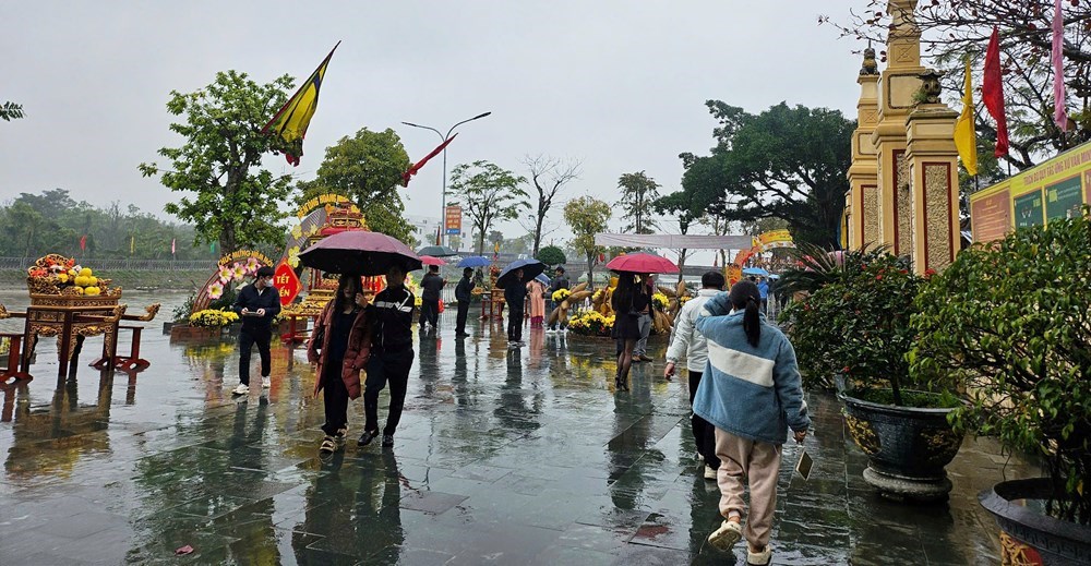 Nghệ An đón gần 370 nghìn lượt du khách trong dịp Tết Nguyên đán Bính Ngọ - ảnh 2