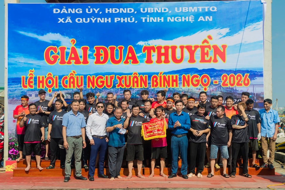 Tưng bừng Lễ hội Cầu Ngư, ngư dân phấn khởi vươn khơi bám biển - ảnh 4