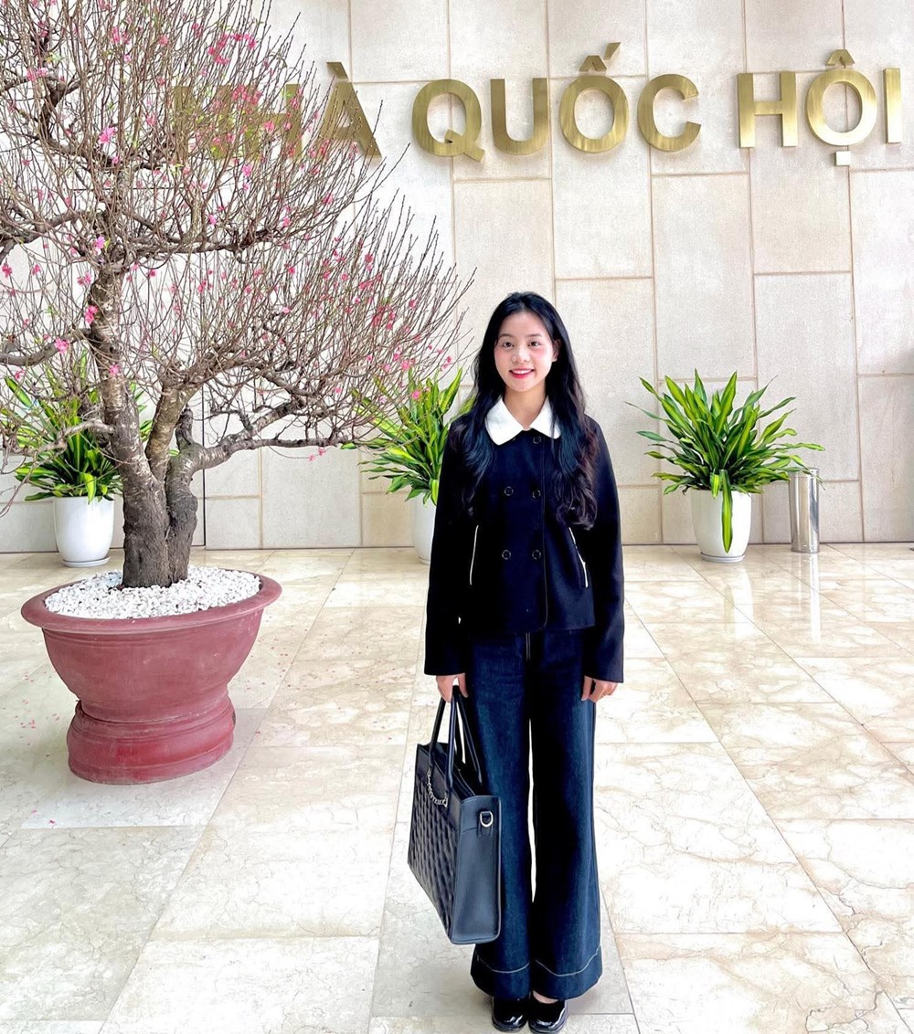 Cô giáo dân tộc Ơ Đu 24 tuổi ứng cử đại biểu Quốc hội - ảnh 4