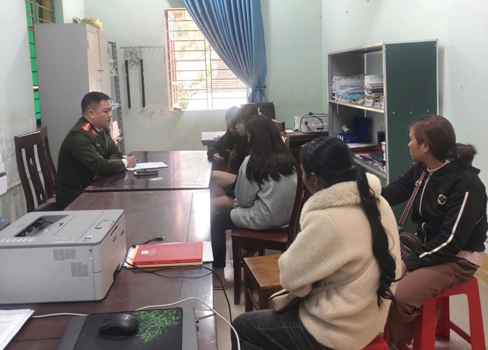 Ngăn chặn kịp thời 3 nữ sinh bị dụ dỗ đi làm “việc nhẹ lương cao” - ảnh 1