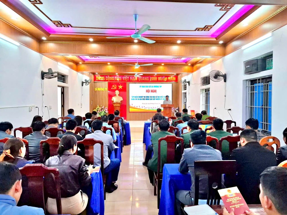 Cử tri miền biên ải Mường Típ sẵn sàng cho ngày bầu cử sớm - ảnh 1