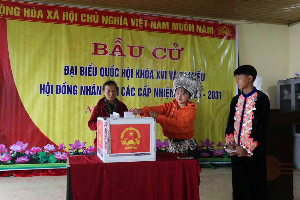 Ấn tượng trang phục truyền thống trong Ngày hội non sông ở miền tây xứ Nghệ - ảnh 7