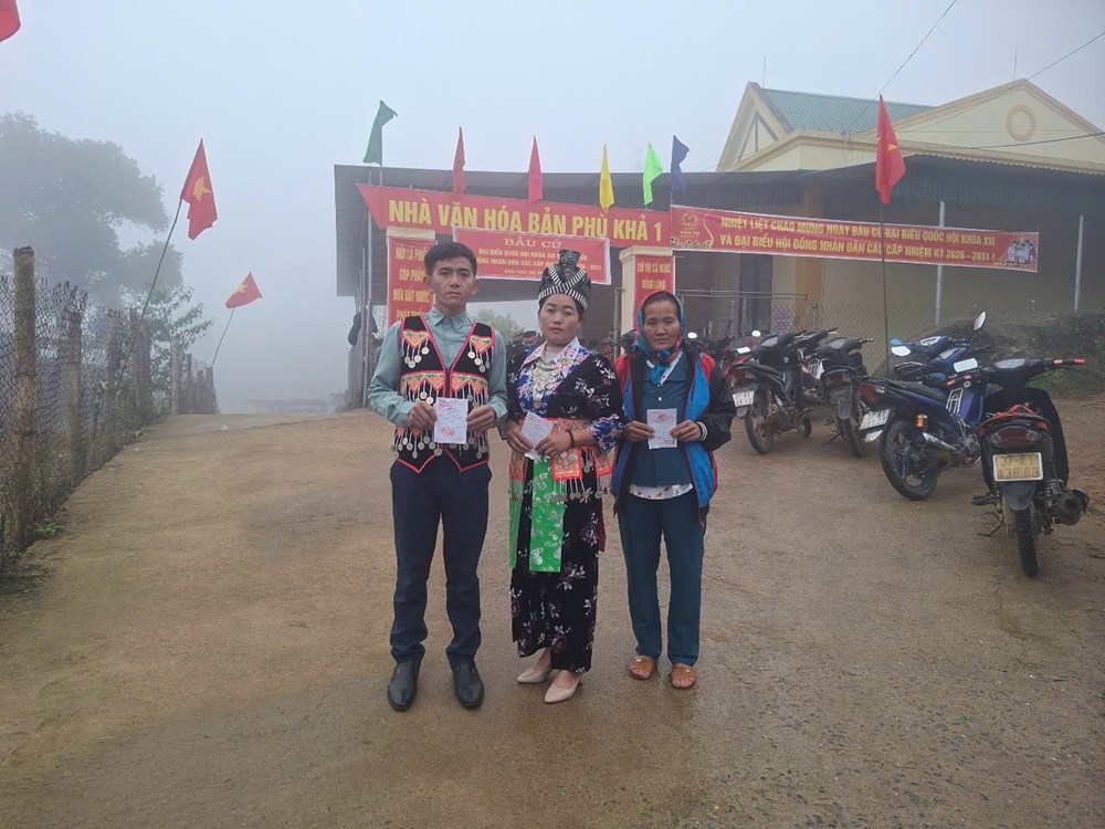 Ấn tượng trang phục truyền thống trong Ngày hội non sông ở miền tây xứ Nghệ - ảnh 9