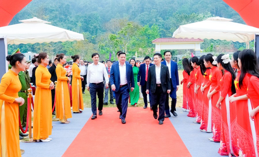 Nghệ An khởi công 11 trường nội trú liên cấp vùng biên giai đoạn 2 - ảnh 2