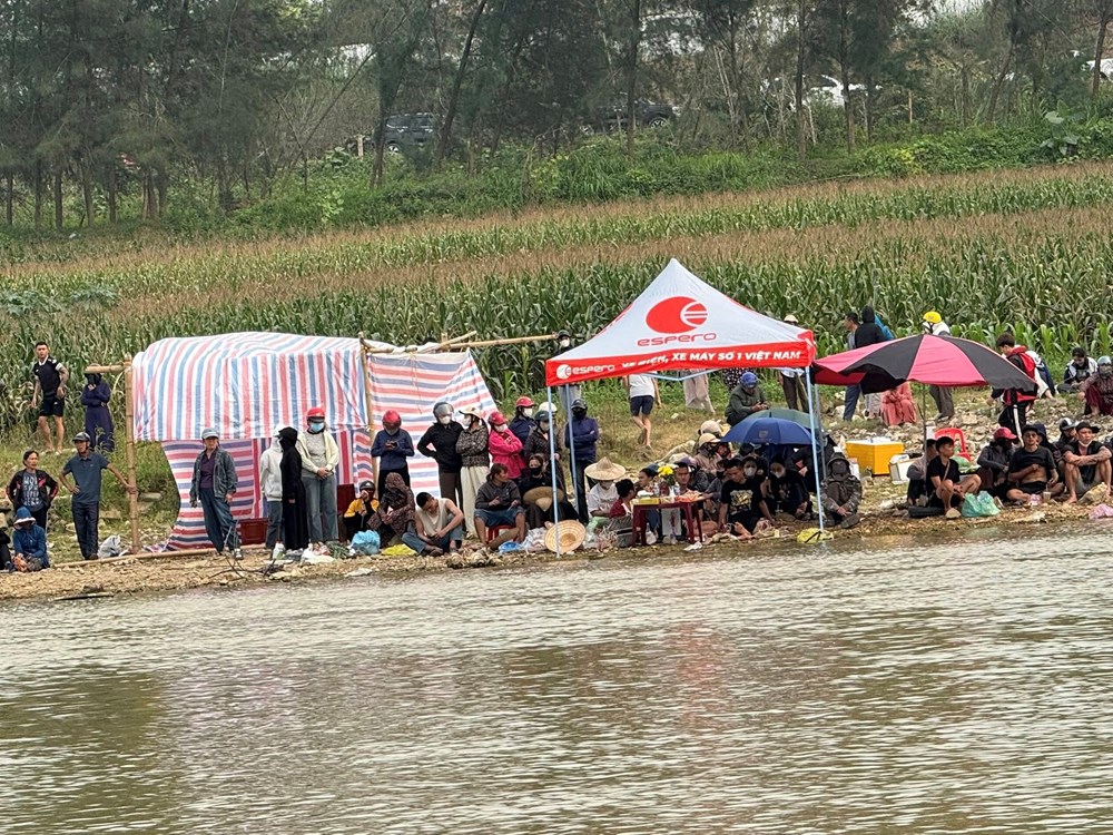 Tìm thấy thi thể người phụ nữ mất tích sau khi bỏ lại ô tô trên cầu - ảnh 2