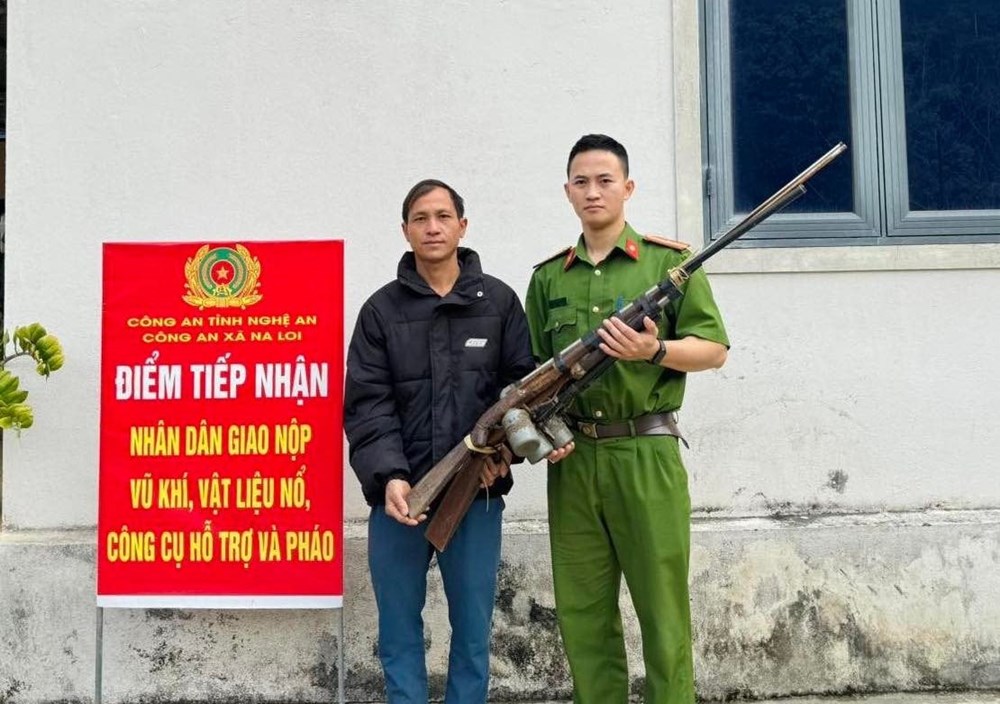 Thu hồi hàng loạt súng tự chế ở các xã miền núi - ảnh 1