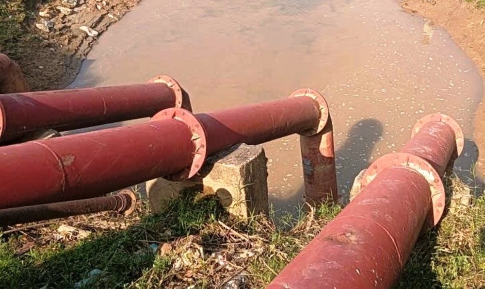 Nhiều trạm bơm thủy lợi thiếu nước vì bùn đất bồi lấp - ảnh 3