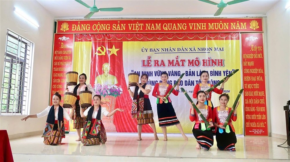 Nghệ An ra mắt mô hình “An ninh vững vàng - Bản làng bình yên” ở vùng đồng bào Mông - ảnh 1