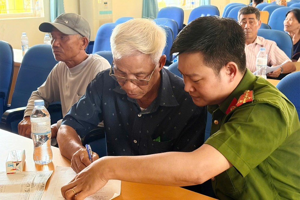 Cụ ông 75 tuổi đạp xe từ Kon Tum về Nghệ An xét nghiệm ADN tìm anh trai liệt sĩ - ảnh 2