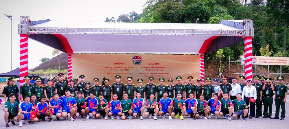 Thắm tình hữu nghị, giao lưu sĩ quan trẻ biên giới Việt Nam - Lào  - ảnh 3