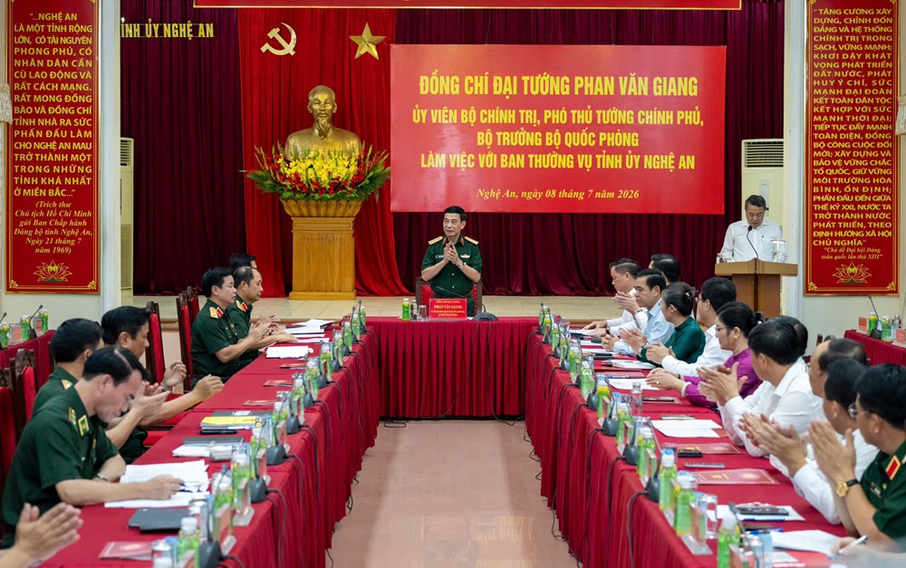 Đại tướng Phan Văn Giang: Nghệ An gắn phát triển kinh tế với củng cố quốc phòng - ảnh 2