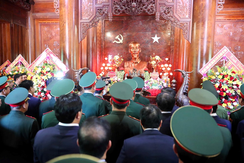 Hội đàm giữa Bộ trưởng Bộ Quốc phòng Việt Nam và Bộ trưởng Bộ Quốc phòng Lào - ảnh 3