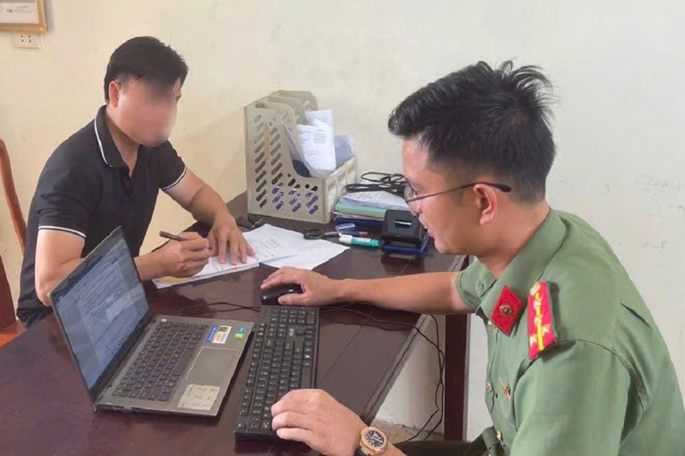 Đăng thông tin sai sự thật về sáp nhập xã, người đàn ông bị xử phạt - ảnh 1