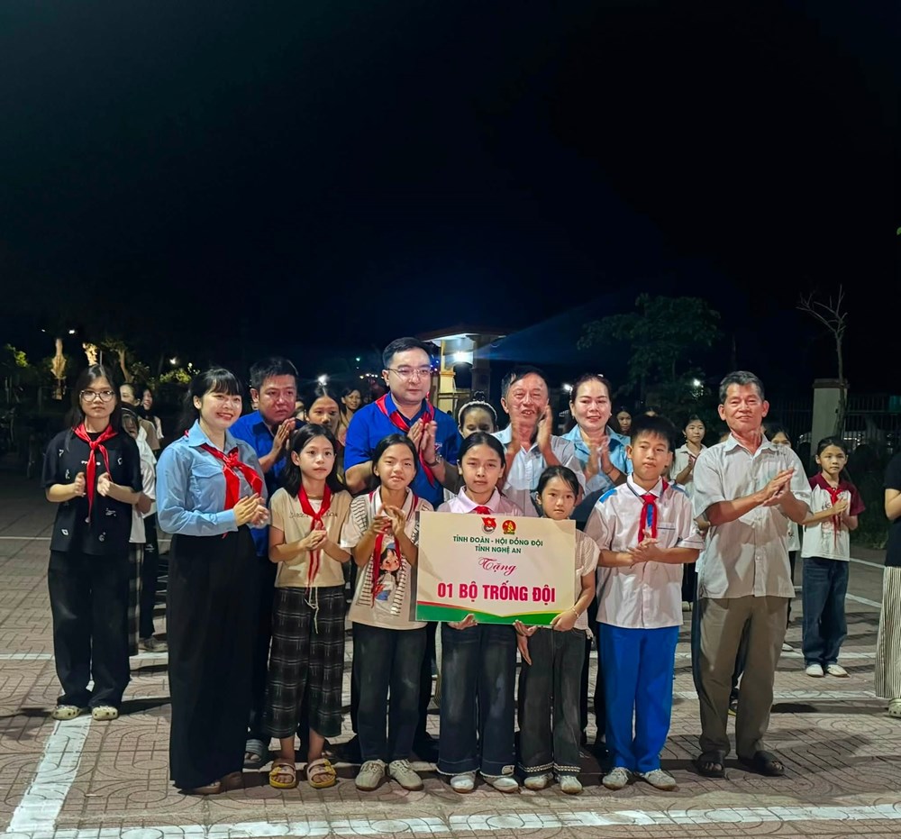 “Giữ lửa” tình yêu ví, giặm từ những buổi sinh hoạt hè trên quê Bác - ảnh 3