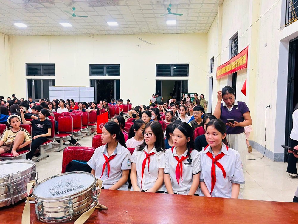 “Giữ lửa” tình yêu ví, giặm từ những buổi sinh hoạt hè trên quê Bác - ảnh 4