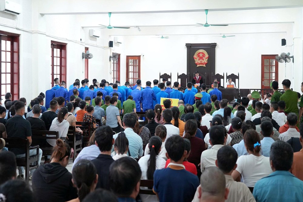 48 bị cáo lĩnh án trong đường dây lừa đảo hơn 71 tỉ đồng qua mạng - ảnh 1
