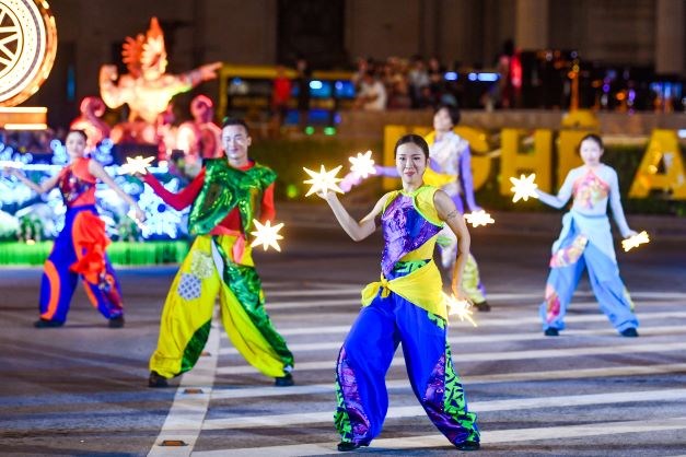 Sôi động, tưng bừng sắc màu Carnival Nghệ An 2026 - ảnh 1