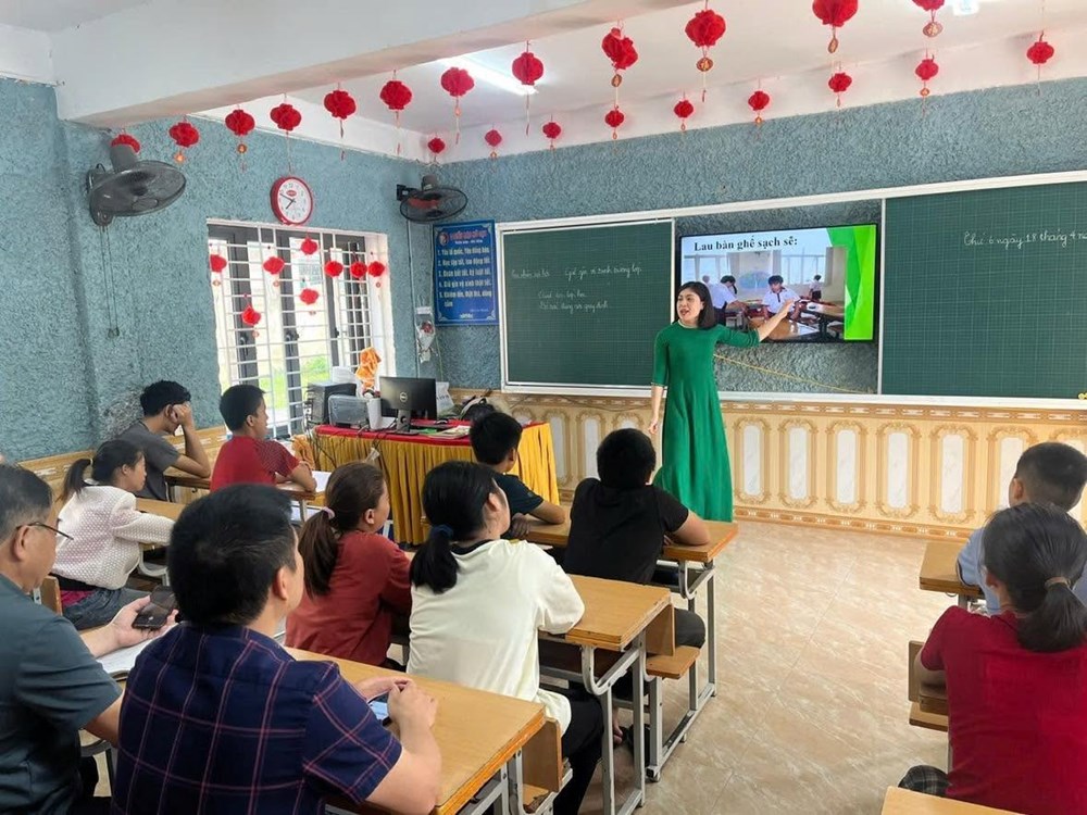 Nghệ An bổ sung hơn 181 tỉ đồng chi trả phụ cấp cho giáo viên dạy học sinh khuyết tật - ảnh 1