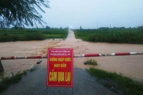 Mưa lớn gây chia cắt nhiều bản làng ở miền núi Nghệ An - ảnh 2