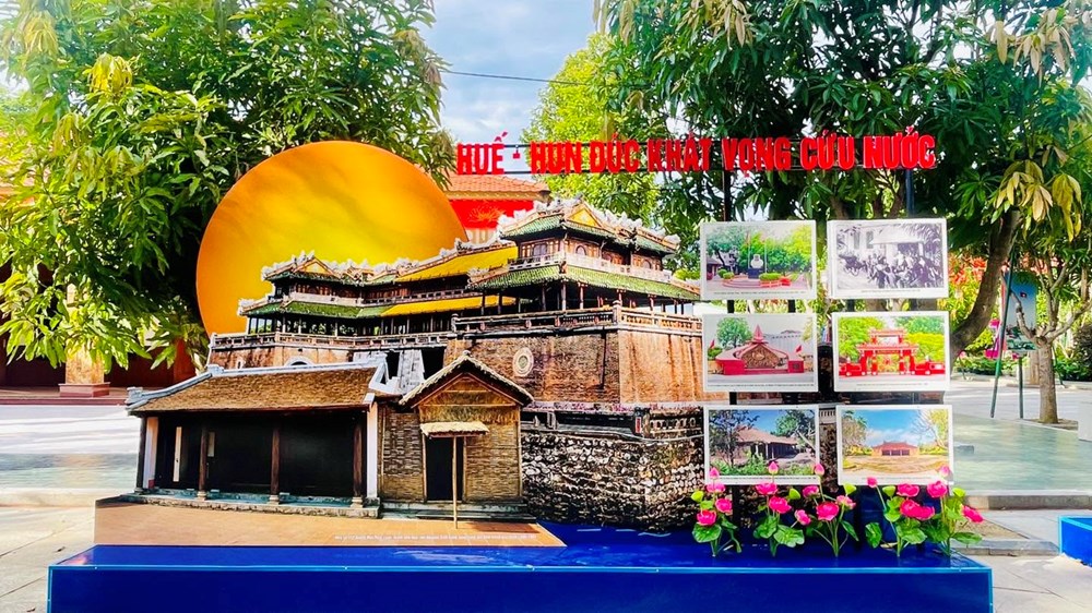 Dòng người nối nhau về quê Bác dịp Tết Độc lập - ảnh 5
