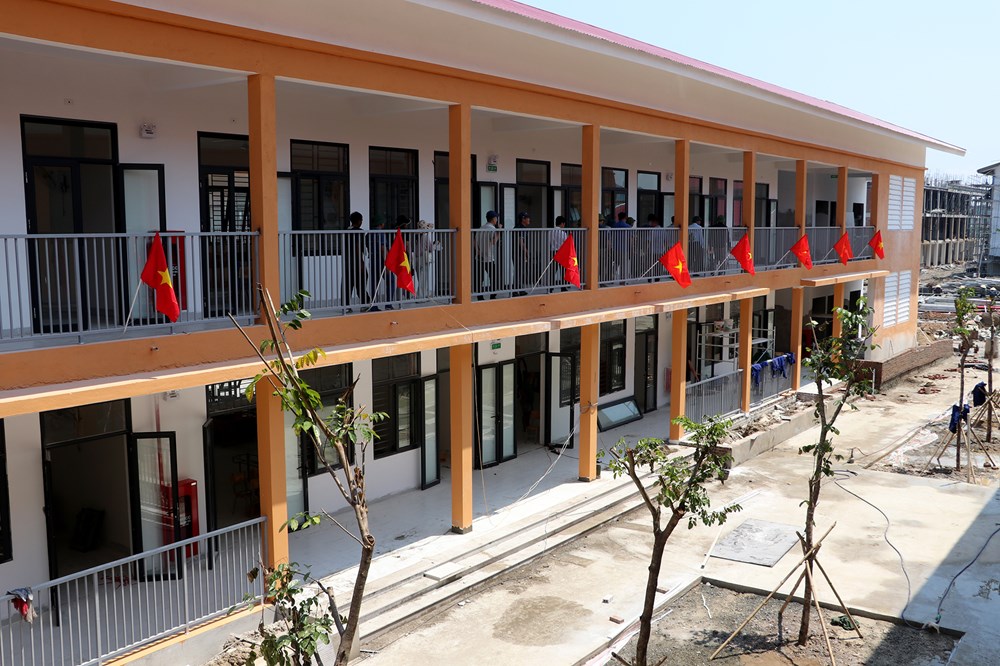 Hơn 14.000 học sinh vùng biên Nghệ An khai giảng trong những trường nội trú mới - ảnh 1