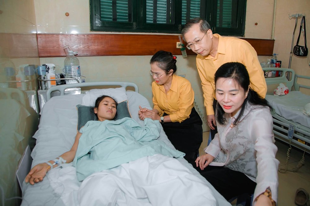 Gần 9.000 người chung tay hỗ trợ hơn 2 tỉ đồng giúp cô giáo mất một chân khi cứu trẻ - ảnh 2