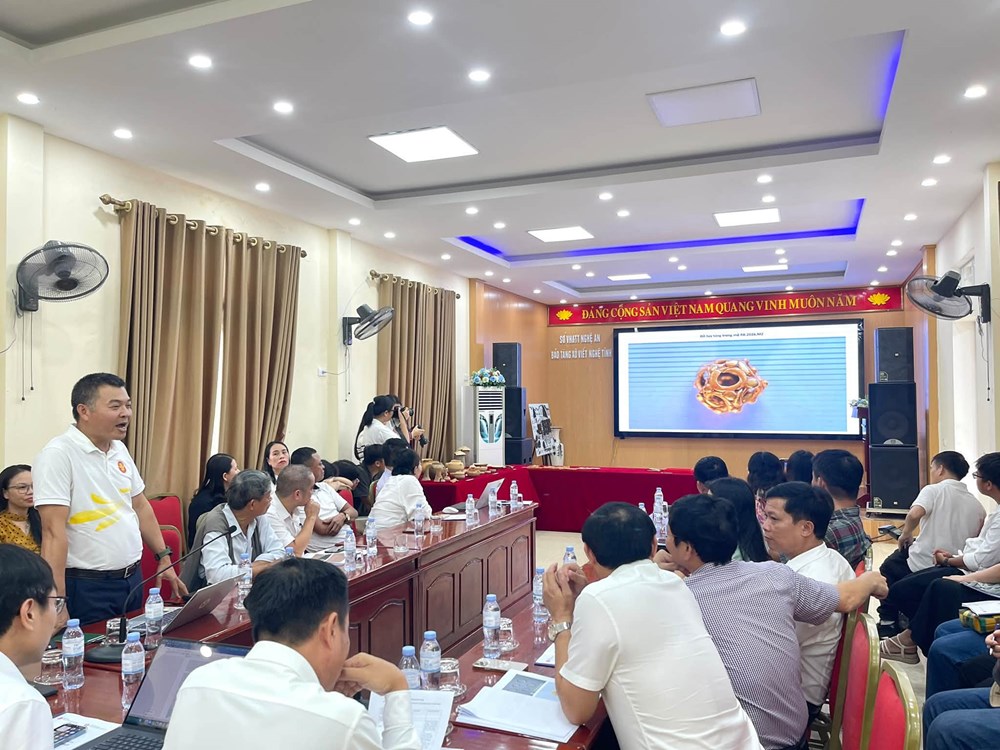 Khai quật hai ngôi mộ gạch cổ, phát hiện nhiều di vật quý - ảnh 2