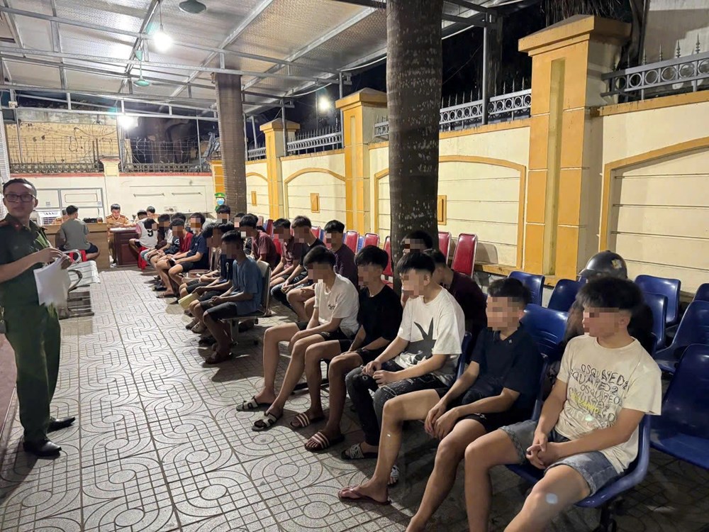Nghệ An mở cao điểm xử lý thanh, thiếu niên, học sinh vi phạm giao thông - ảnh 3
