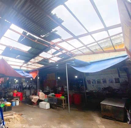 Làm rõ thực trạng nghịch lý chợ cũ xuống cấp, chợ mới xây tiền tỉ bỏ hoang - ảnh 1