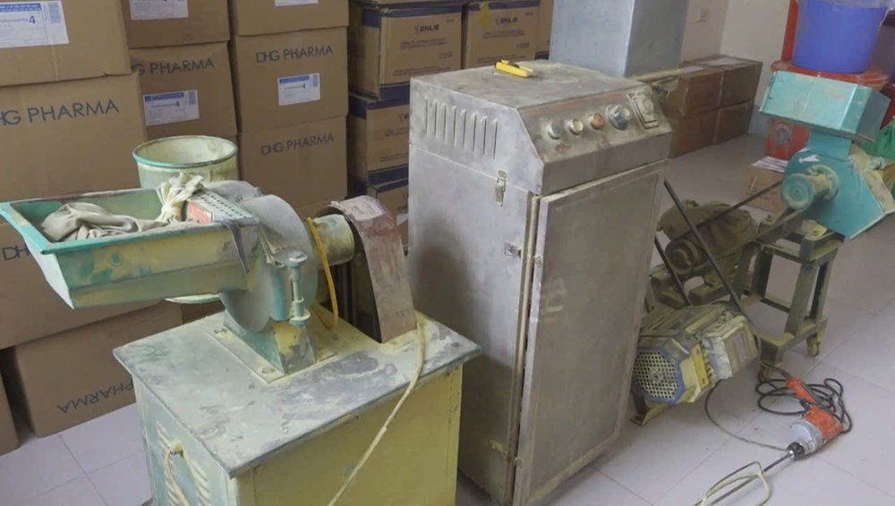Triệt phá đường dây sản xuất, buôn bán thuốc giả, thu lợi 5 tỉ đồng - ảnh 2