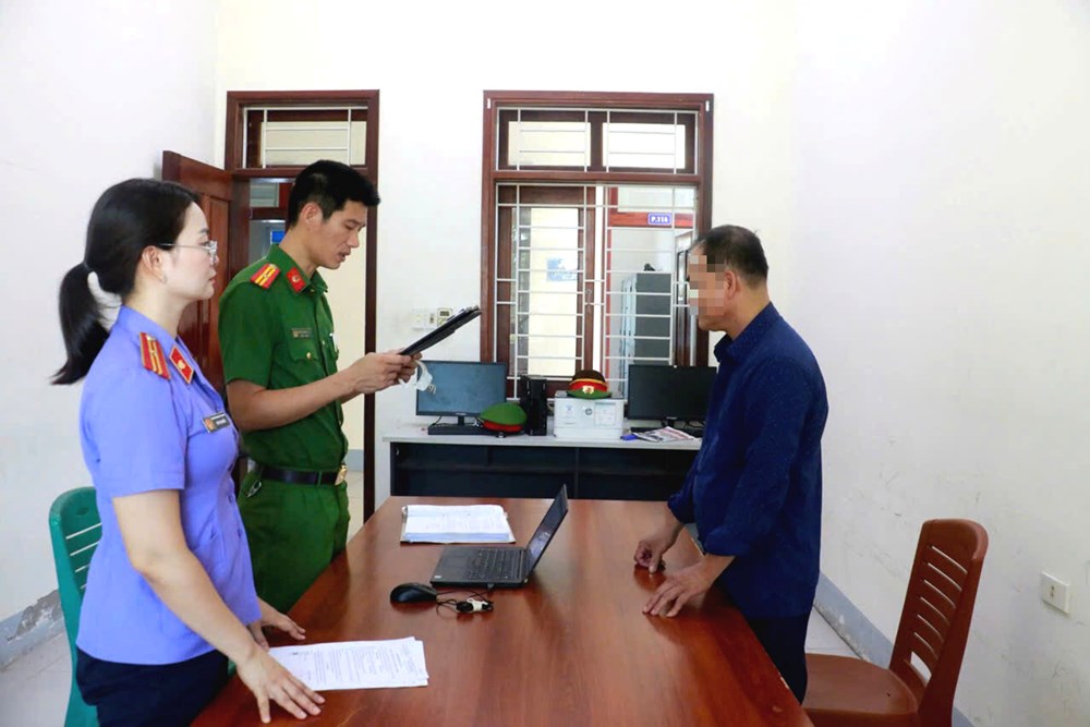 Triệt phá đường dây sản xuất, buôn bán thuốc giả, thu lợi 5 tỉ đồng - ảnh 4