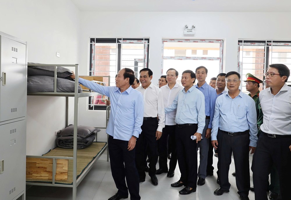 Phó Thủ tướng Lê Tiến Châu yêu cầu tăng tốc dự án, xây trường nội trú biên giới thành “ngôi trường hạnh phúc” - ảnh 2