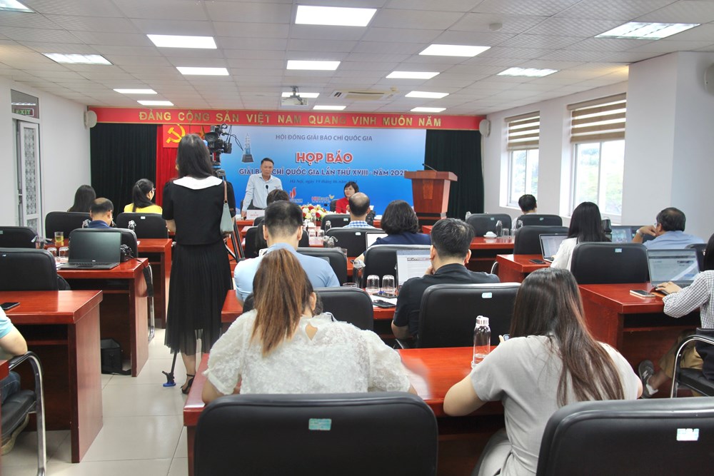 Tôn vinh 122 tác phẩm báo chí xuất sắc - ảnh 3