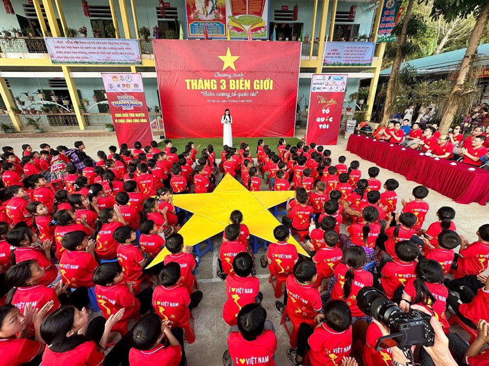 Tập trung giáo dục chính trị, tư tưởng, văn hoá, đạo đức cho đoàn viên, thanh niên - ảnh 7