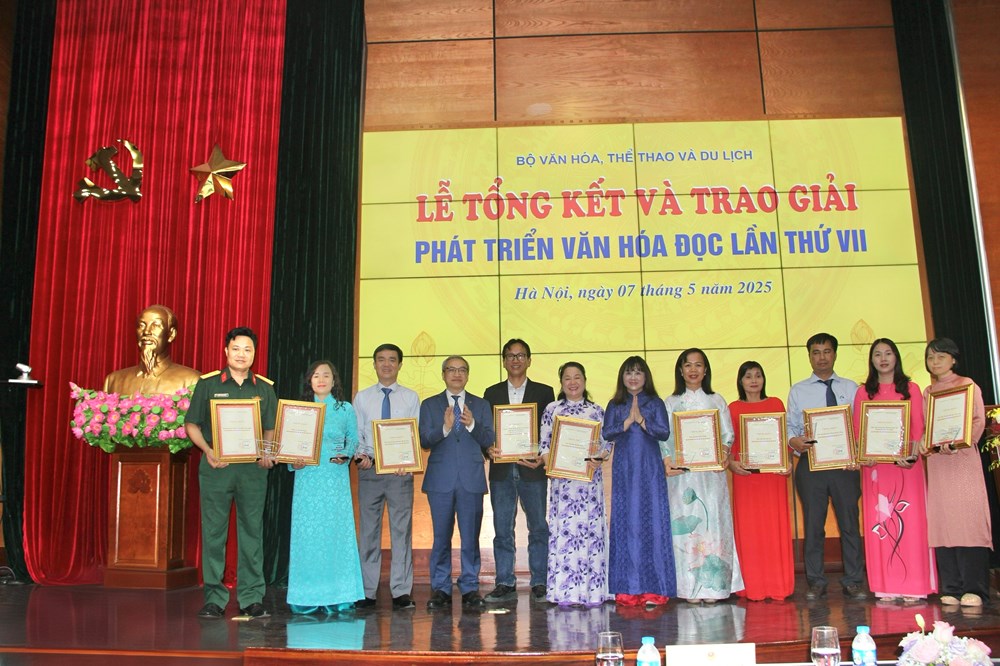 20 tập thể, 15 cá nhân được trao Giải thưởng phát triển văn hóa đọc lần thứ VII - ảnh 5