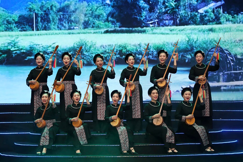 Trang trọng, sâu lắng và xúc động - ảnh 19