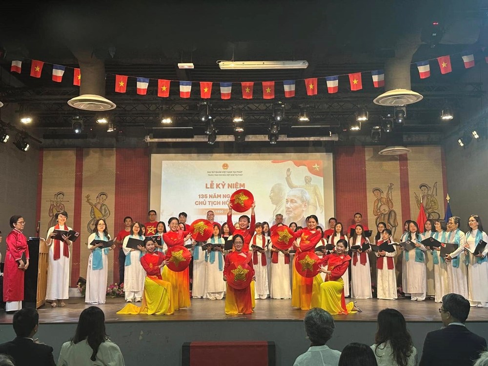 Kiều bào Việt Nam kỷ niệm Ngày sinh Chủ tịch Hồ Chí Minh tại Pháp - ảnh 4