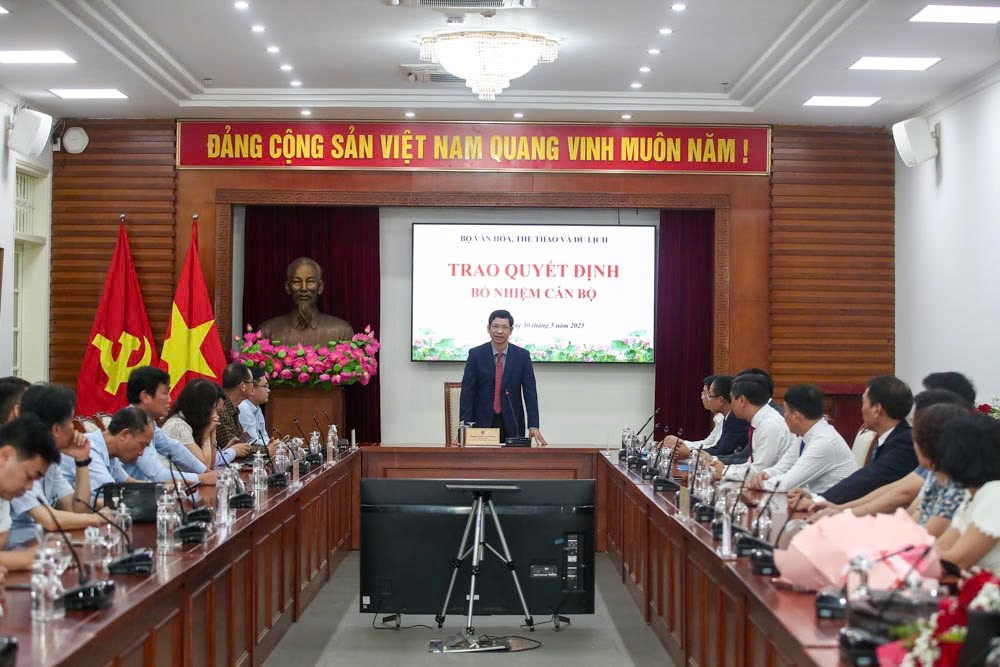 Bộ VHTTDL công bố, trao quyết định bổ nhiệm cán bộ - ảnh 8